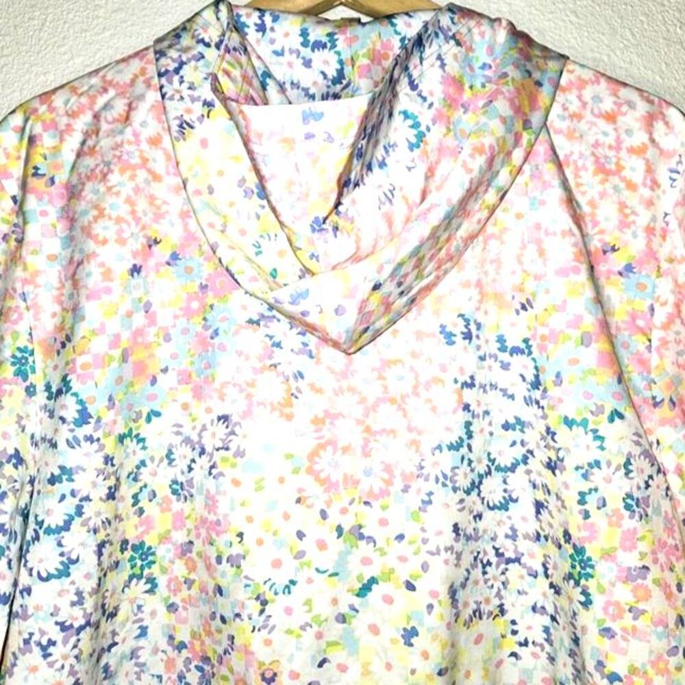 FABLETICS Windbreaker Jacket Hooded Zipper White/Pink Floral Women Large NEW NWT - Picture 6 of 9